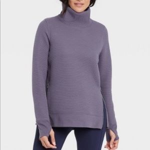 All In Motion quilted pullover with funnel neck M